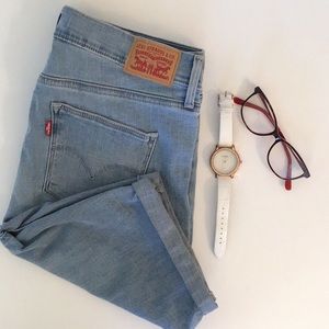 LEVI’S Slimming Skinny Shorts